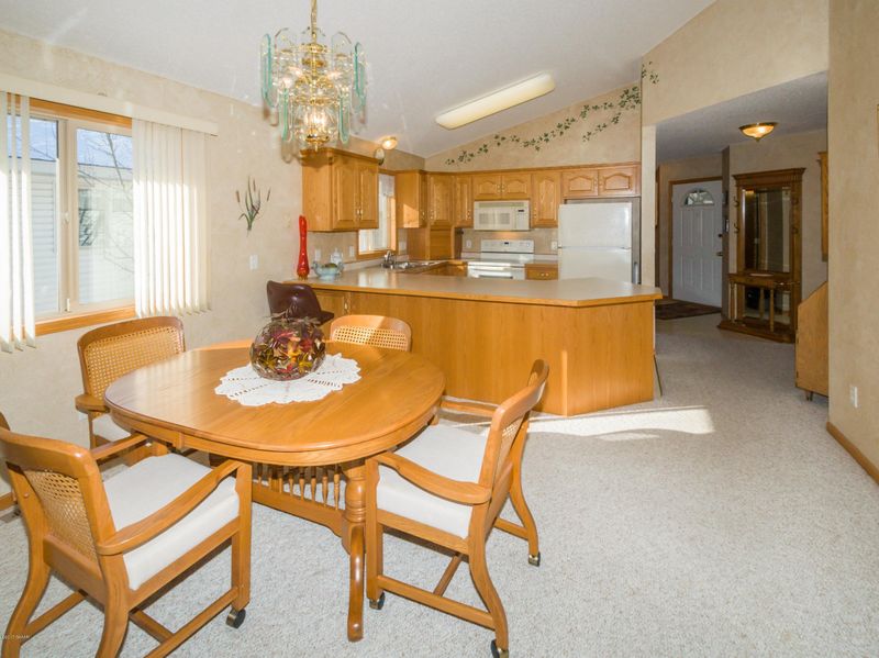 1208 7th Ave E, Alexandria, MN 56308