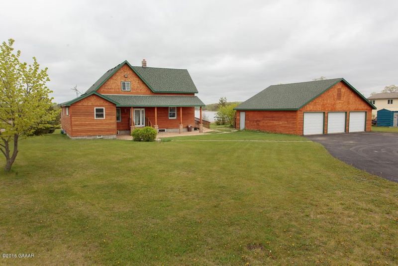 55143 Parkers Trl, Parkers Prairie, MN 56361