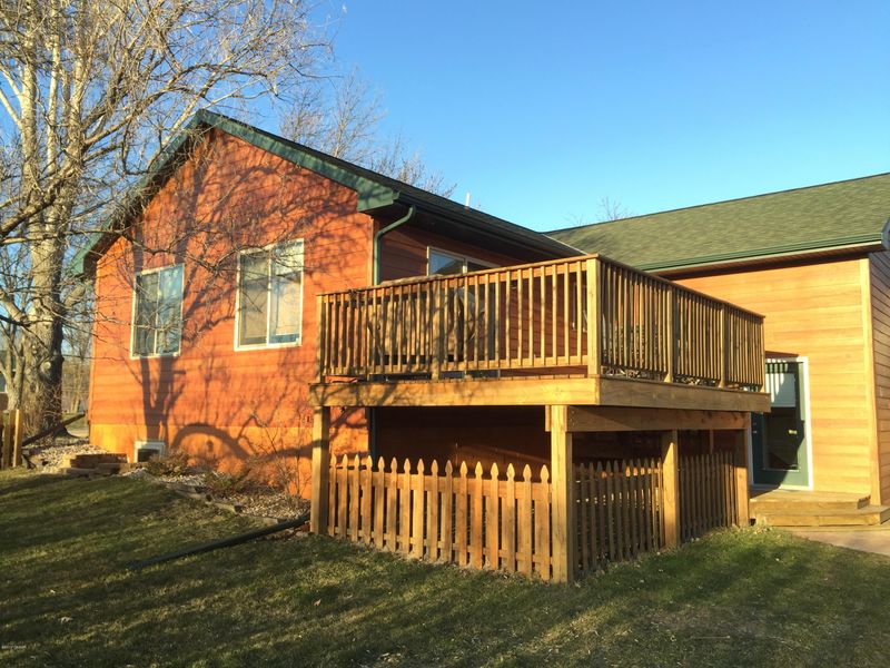 405 E 2nd St, Starbuck, MN 56381