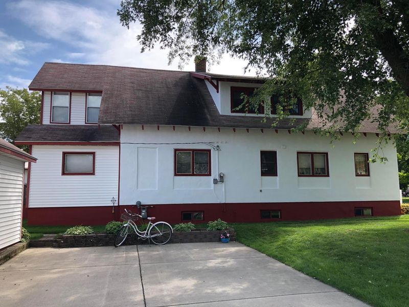 220 Cherry St, Bertha, MN 56437