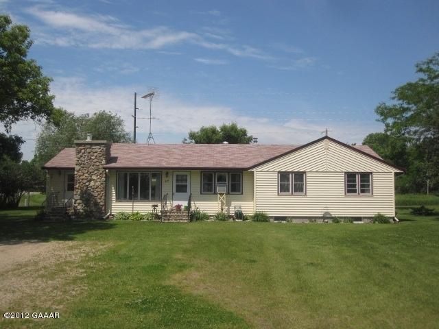 27 N Douglas Ave, Carlos, MN 56319