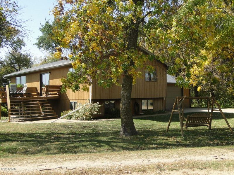 29645 180th St, Starbuck, MN 56381