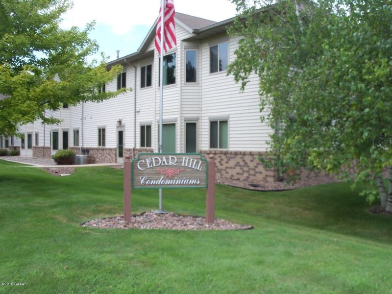 509 6th Ave W #104, Alexandria, MN 56308