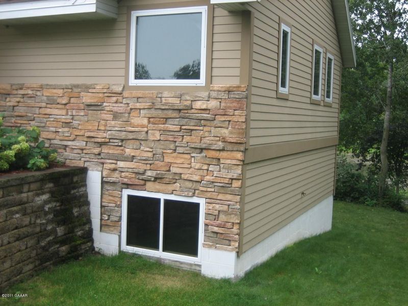 1832 Royal Ct NE, Alexandria, MN 56308