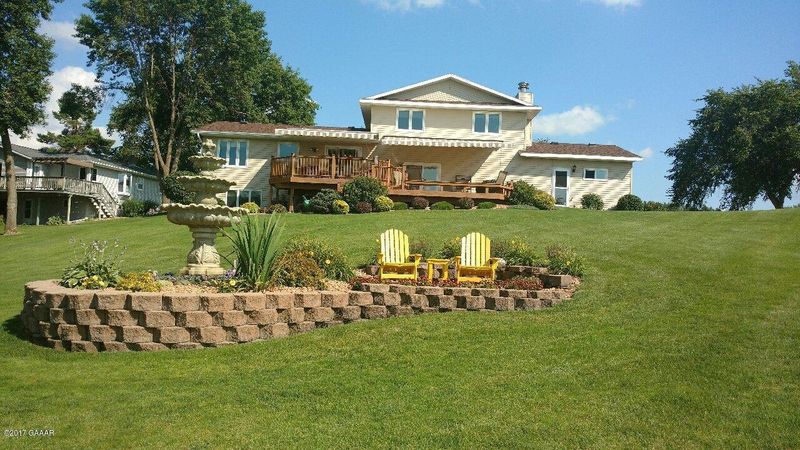 3130 Crestwood Dr NE, Alexandria, MN 56308