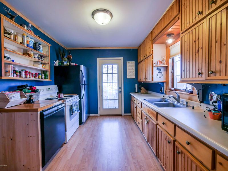 1204 5th Ave E, Alexandria, MN 56308