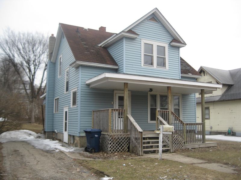 308 N Vine St, Fergus Falls, MN 56537