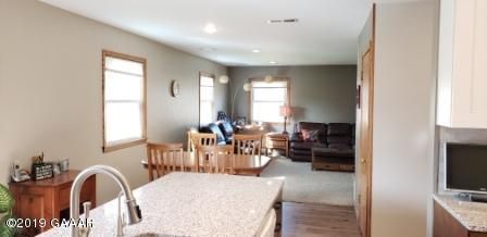 7 Highland Dr, Morris, MN 56267