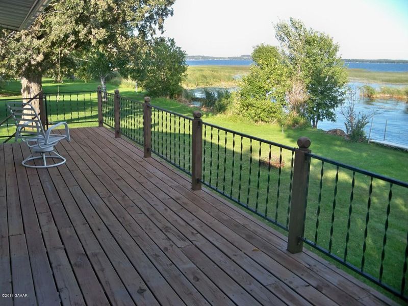 1537 N Ketelle Dr, Osakis, MN 56360