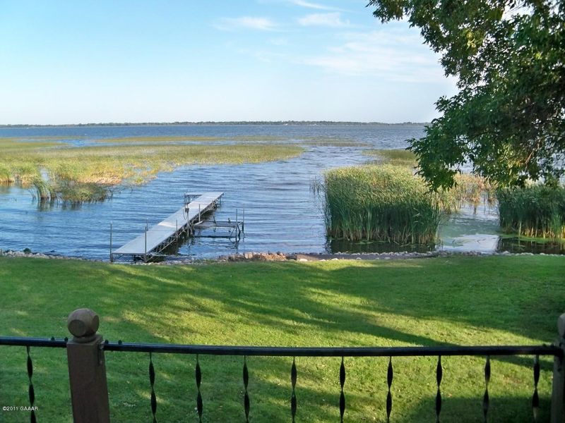 1537 N Ketelle Dr, Osakis, MN 56360