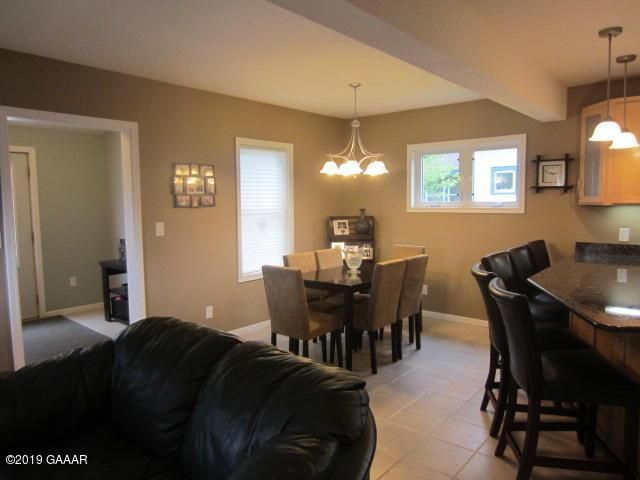 10 E 1st St, Morris, MN 56267