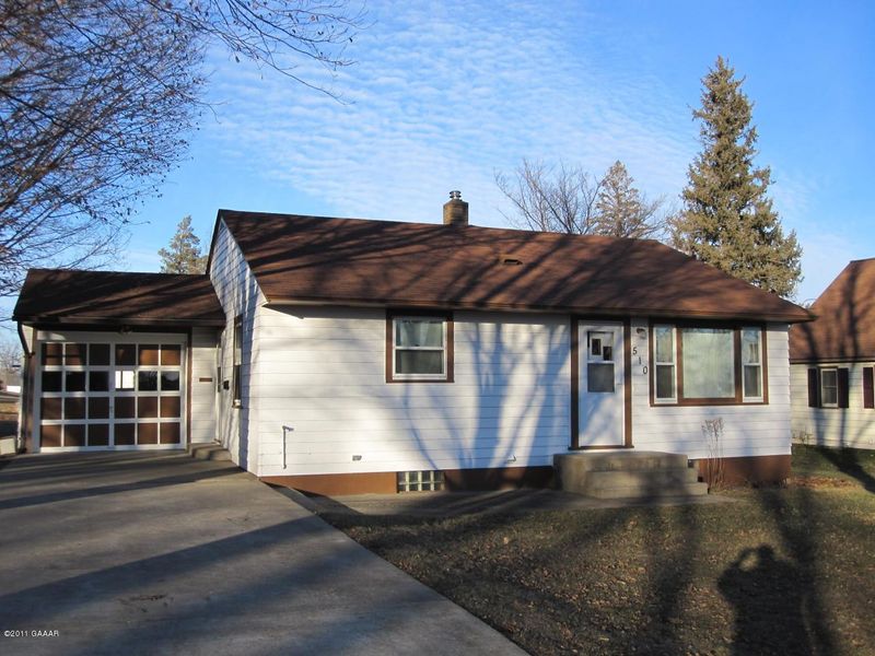 510 Cass St S, Sauk Centre, MN 56378