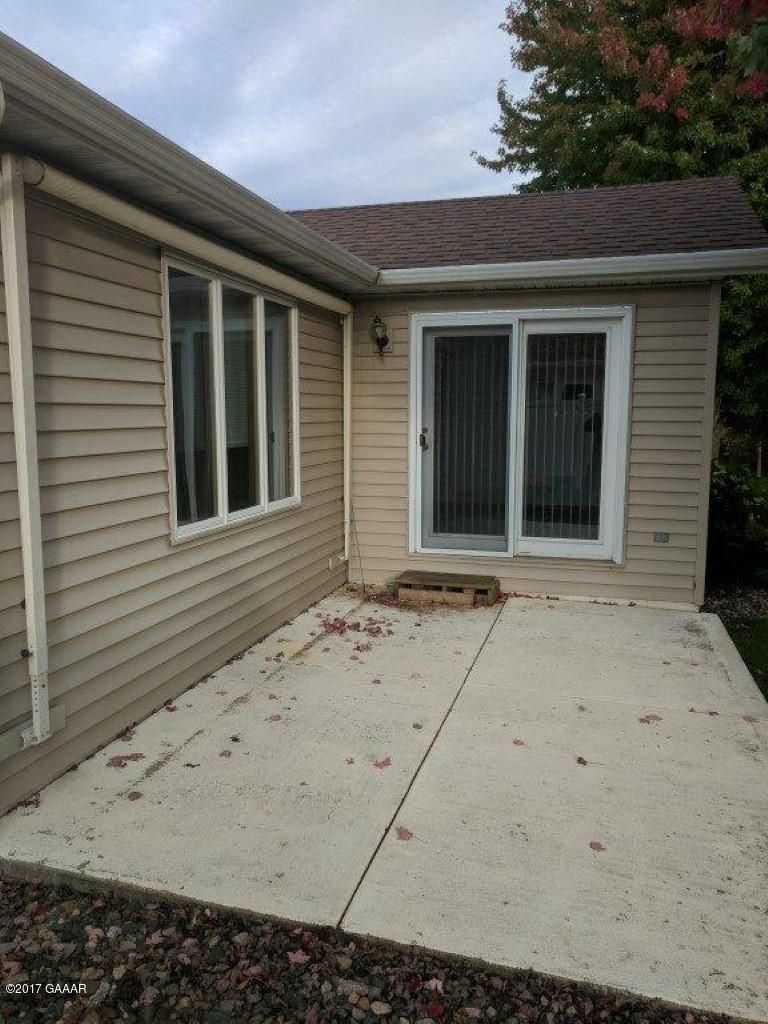 14 Pine Tree Ct, Sartell, MN 56377