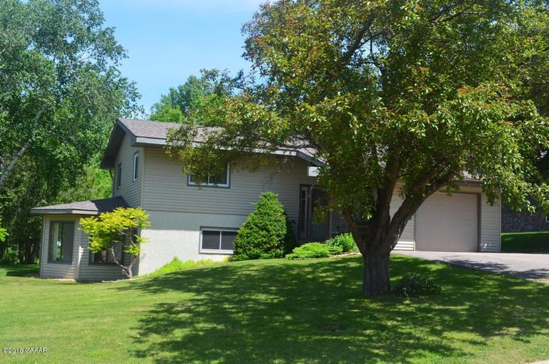 613 2nd Ave NE, Glenwood, MN 56334
