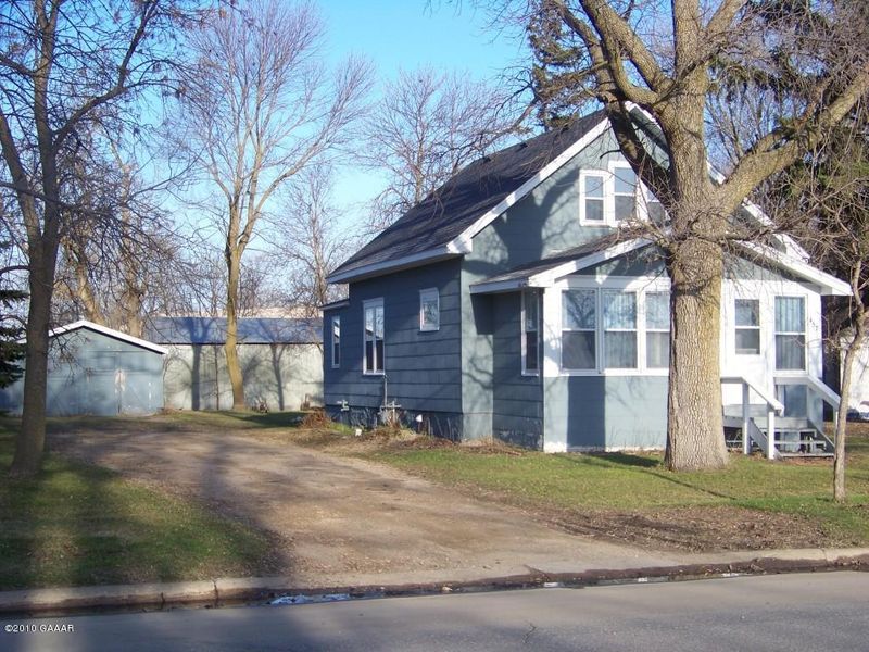 457 Aurora Ave, Lowry, MN 56349