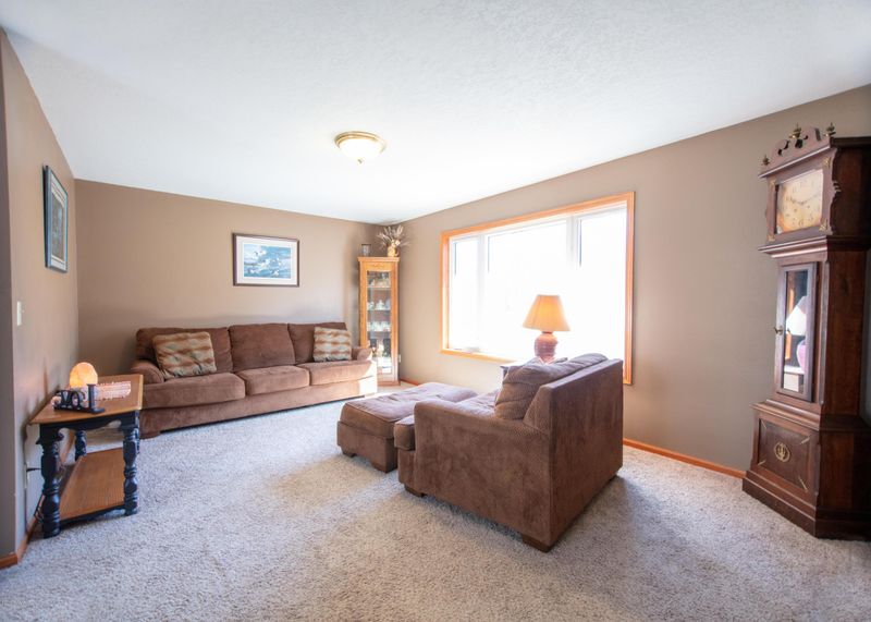852 Carlos Timbers Dr NE, Alexandria, MN 56308