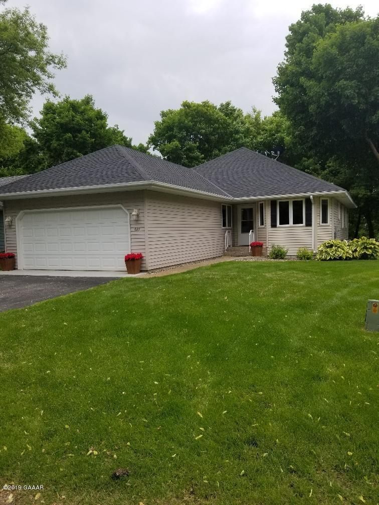 621 E Lake Cowdry Rd, Alexandria, MN 56308