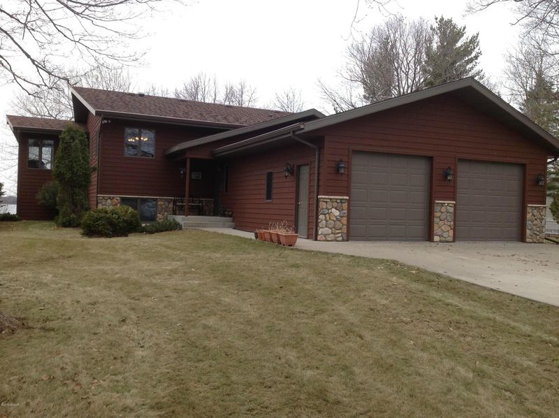 5920 E Lake Mary Rd SW, Alexandria, MN 56308