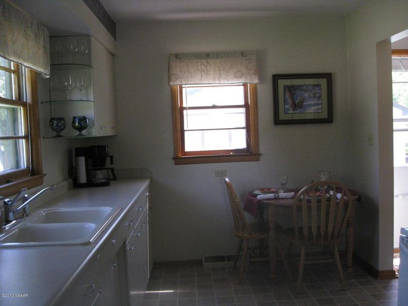 109 W 1st St, Starbuck, MN 56381