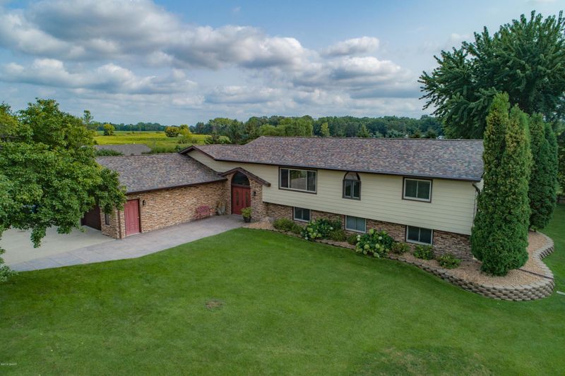 2602 S Southside Dr SE, Alexandria, MN 56308