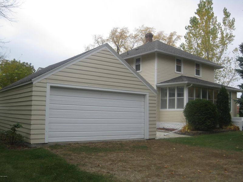 212 6th Ave Se, Elbow Lake, MN 56531