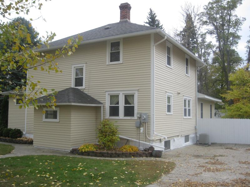 212 6th Ave Se, Elbow Lake, MN 56531