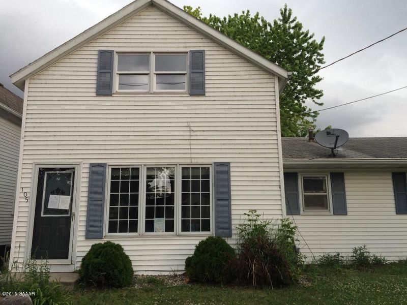 105 E Nokomis St, Osakis, MN 56360
