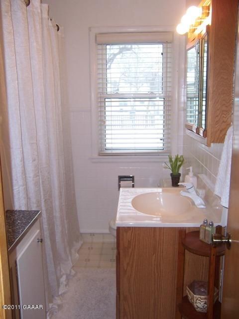 1319 Ash St, Alexandria, MN 56308