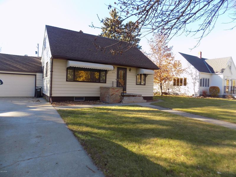 214 8th Ave SE, Elbow Lake, MN 56531