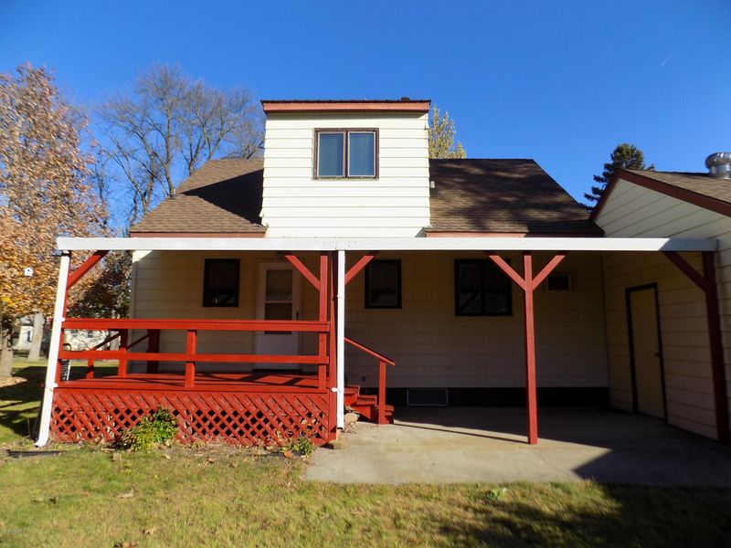 214 8th Ave SE, Elbow Lake, MN 56531