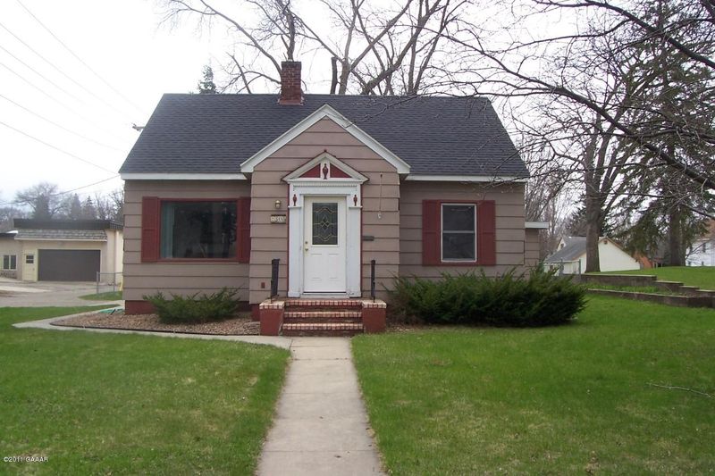 308 7th Ave E, Alexandria, MN 56308