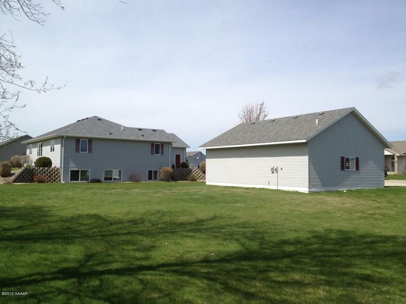 104 Glenn Rd NW, Alexandria, MN 56308