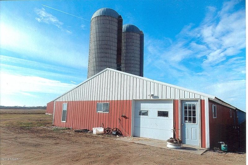 13748 E Lovers Lake Rd SE, Alexandria, MN 56308