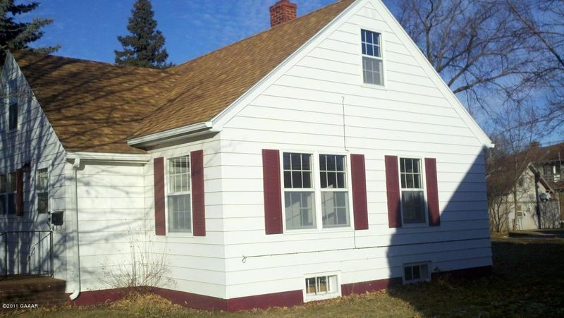 1107 Cedar St, Alexandria, MN 56308