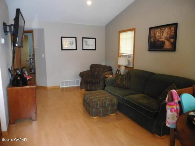 313 6th Ave Se, Elbow Lake, MN 56531
