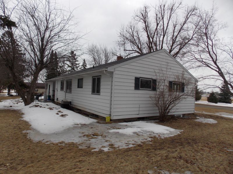 521 17th Ave W, Alexandria, MN 56308