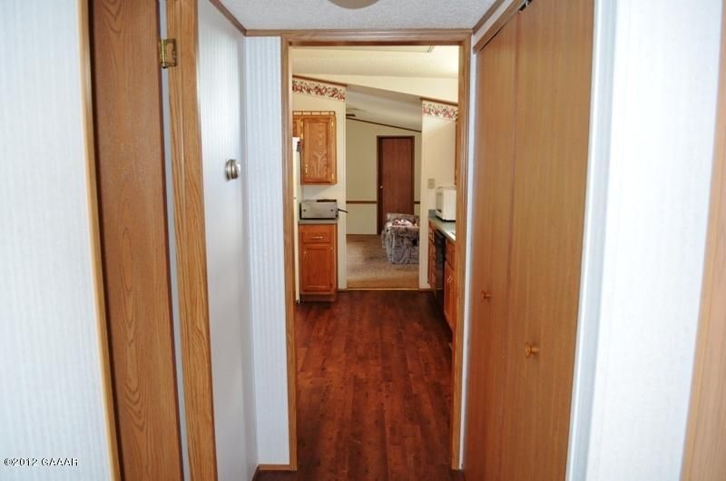 215 Mckay Ave, Alexandria, MN 56308