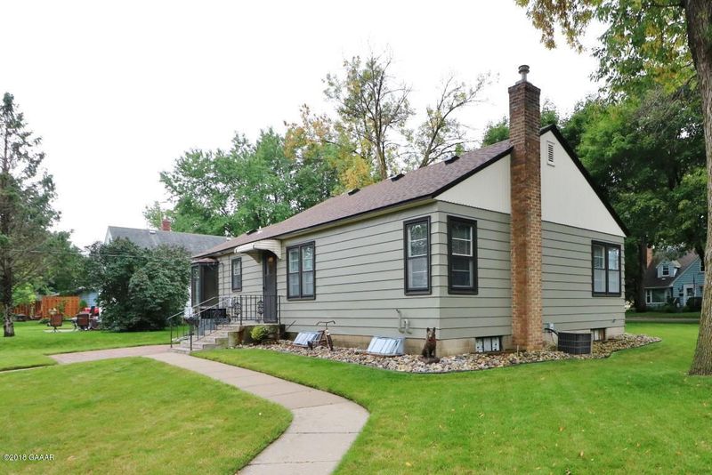 1403 Cedar St, Alexandria, MN 56308