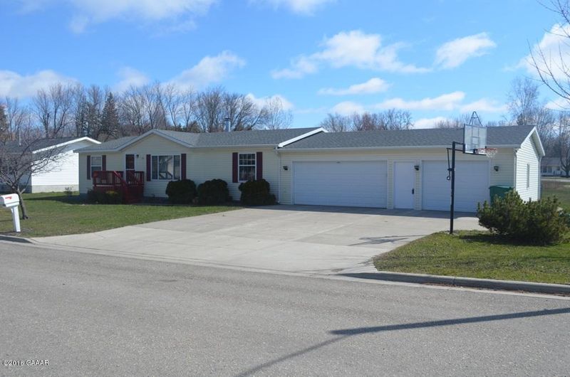 100 Poplar Ave, Lowry, MN 56349
