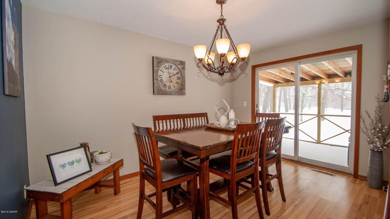 1006 Park Pl NE, Alexandria, MN 56308