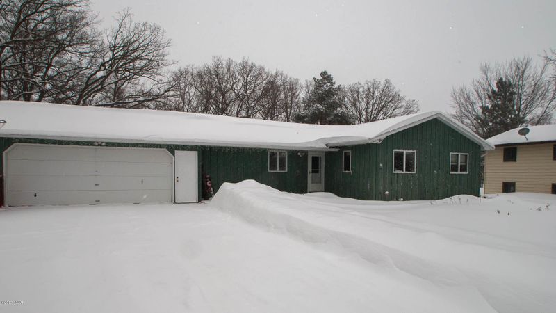 1006 Park Pl NE, Alexandria, MN 56308