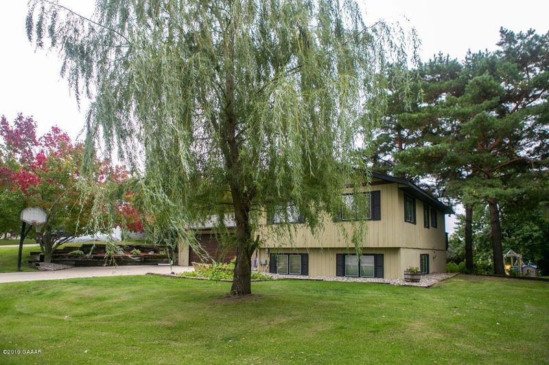 2908 Crestwood Dr NE, Alexandria, MN 56308