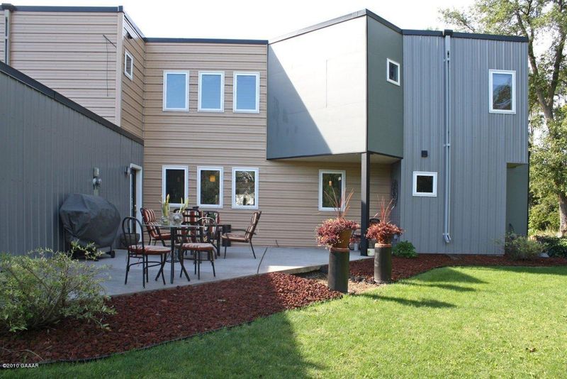 9945 Twin Point Rd, Alexandria, MN 56308