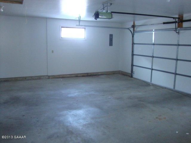 607 Edgewater Dr, Alexandria, MN 56308