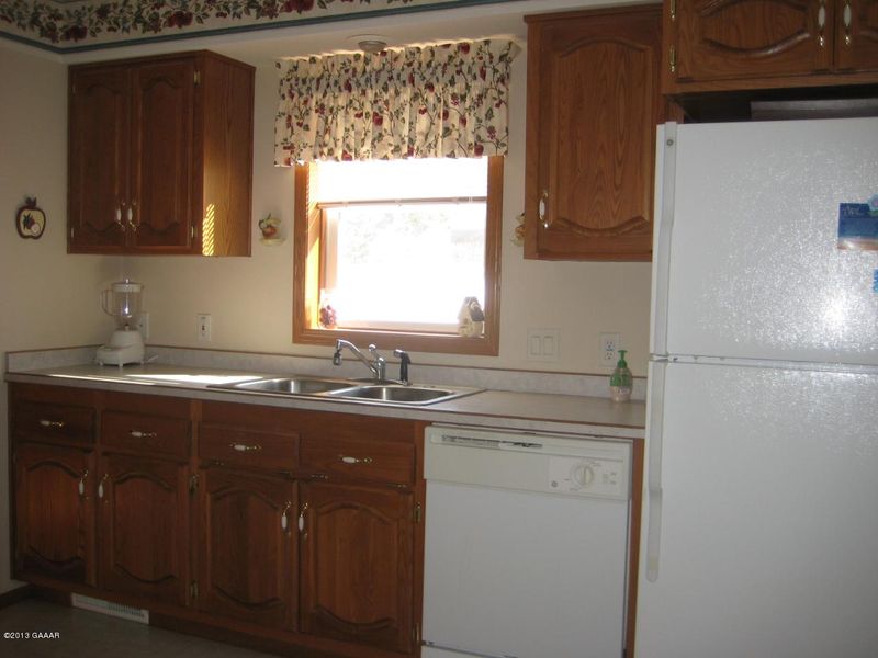 134 Poplar Ave, Lowry, MN 56349