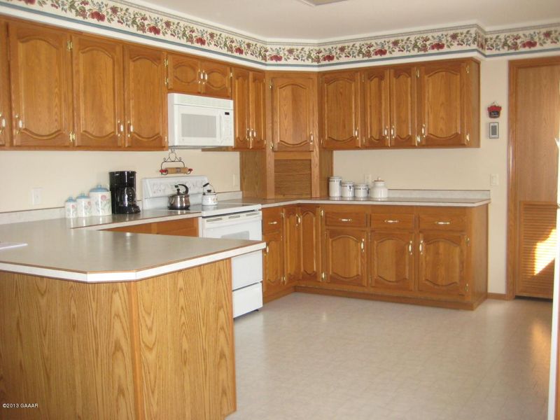 134 Poplar Ave, Lowry, MN 56349