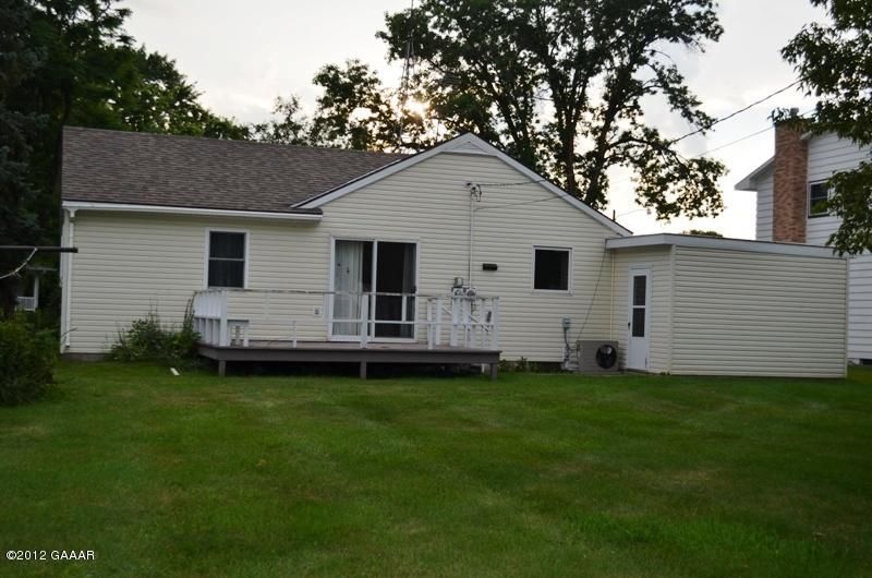 110 3rd St N, Hoffman, MN 56339