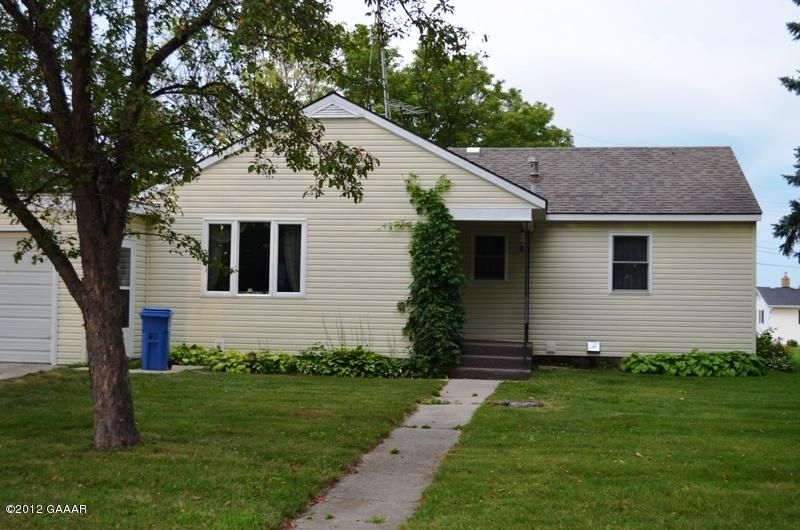 110 3rd St N, Hoffman, MN 56339