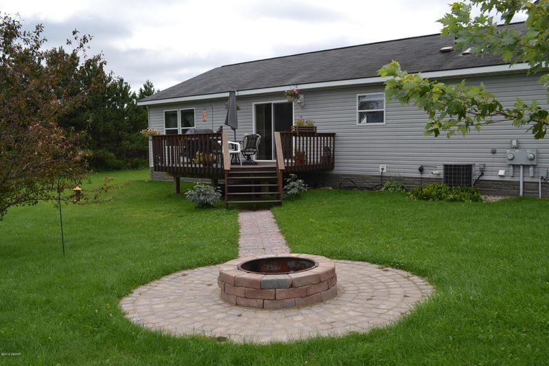 454 E Jackson St, Parkers Prairie, MN 56361