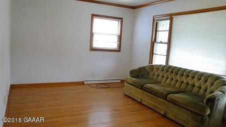 21 4th St NW, Glenwood, MN 56334